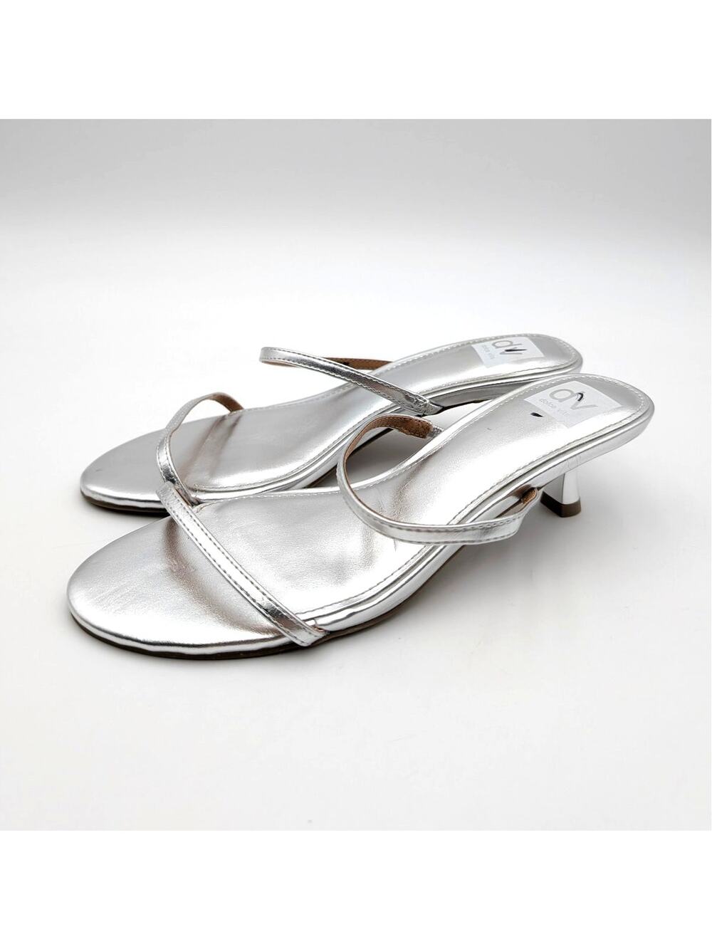 DV Dolce Vita Darcee Kitten Heel Dress Sandals Women's Silver Size US8.5 EU39